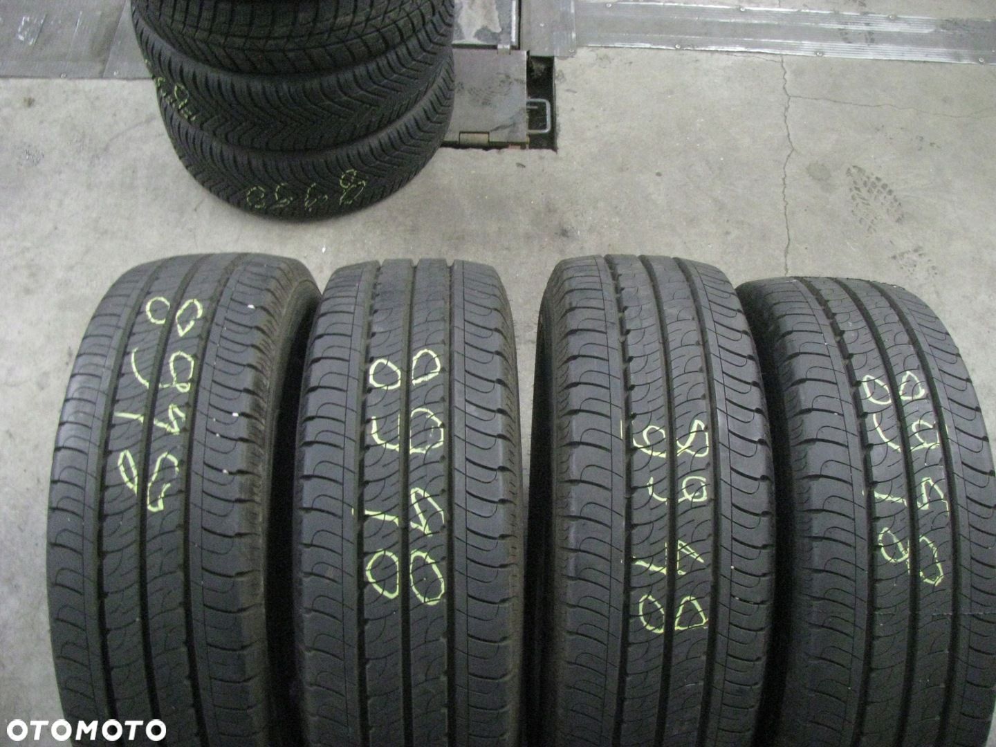 GOODYEAR EFFICIENT GRIP CARGO 215/65R16C 8,5mm 4 szt. - 1