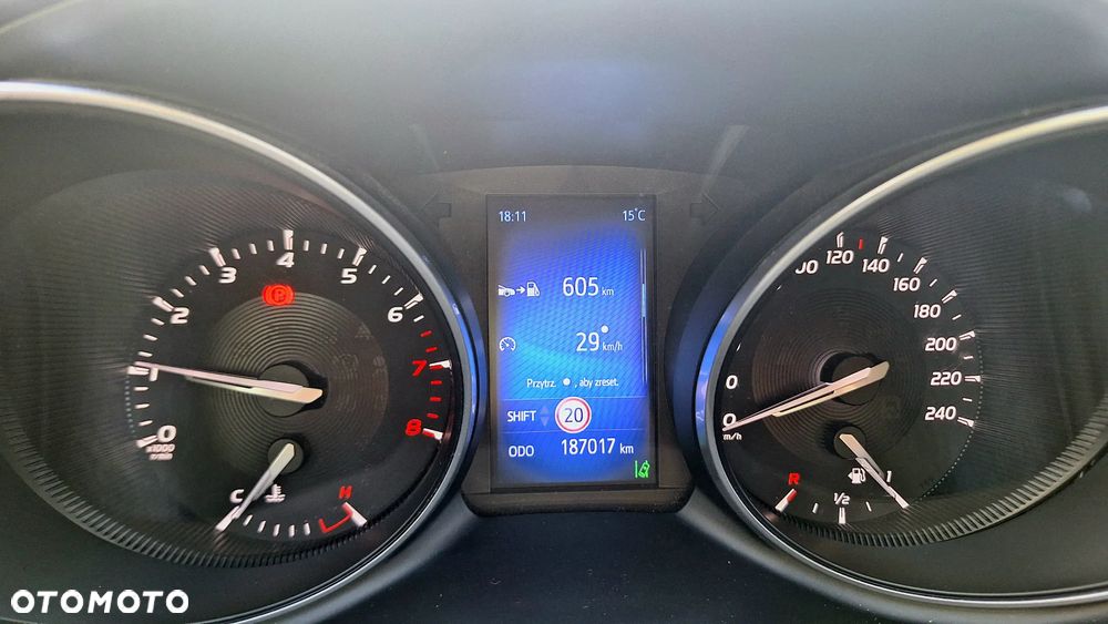 Toyota Avensis 1.8 Premium - 13