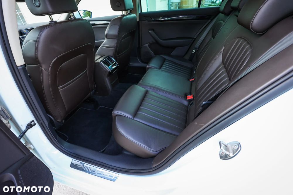 Skoda Superb 2.0 TDI 4x4 DSG L&K - 24