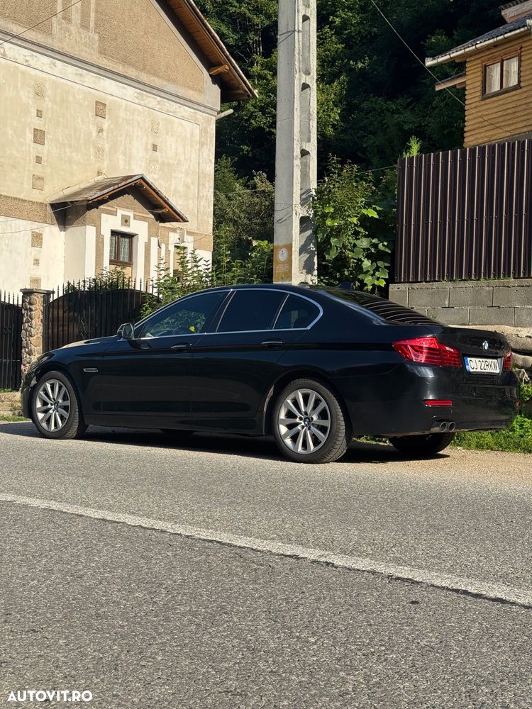BMW Seria 5 525d xDrive AT - 2