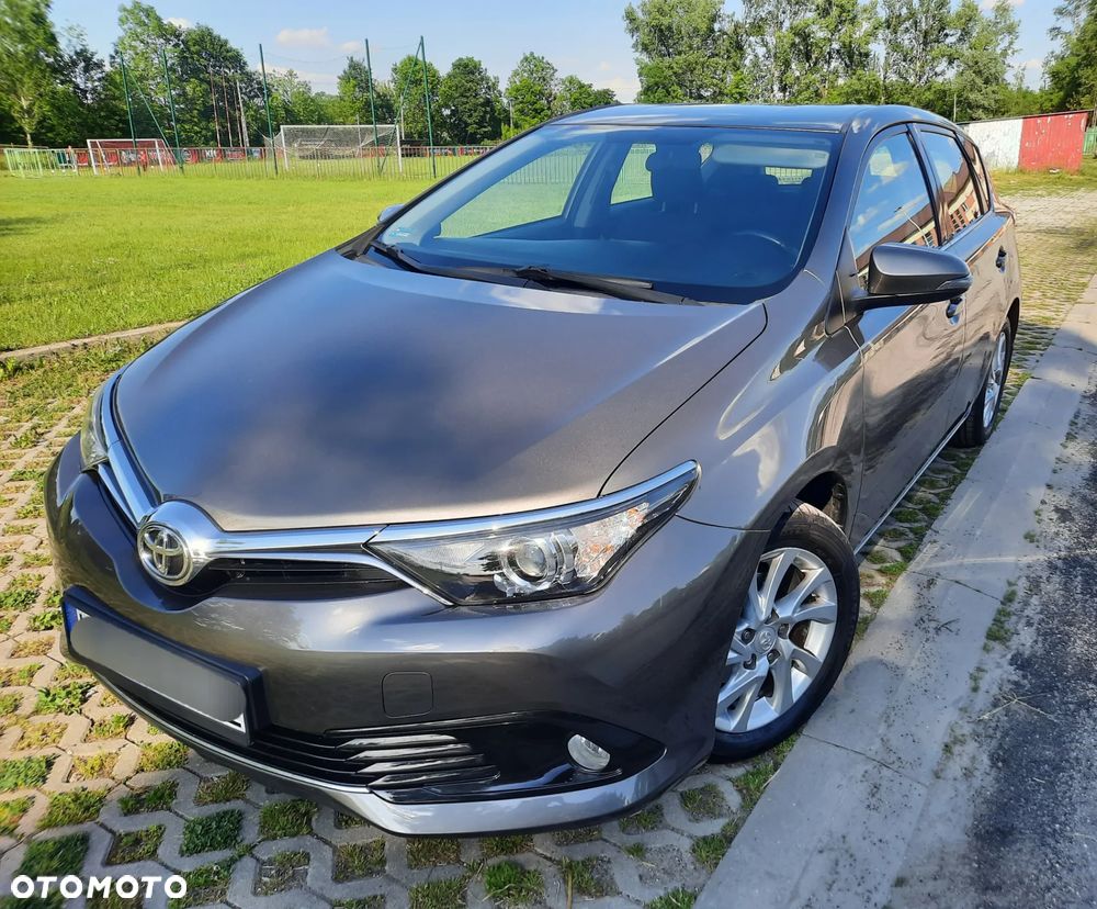 Toyota Auris 1.6 Premium - 19