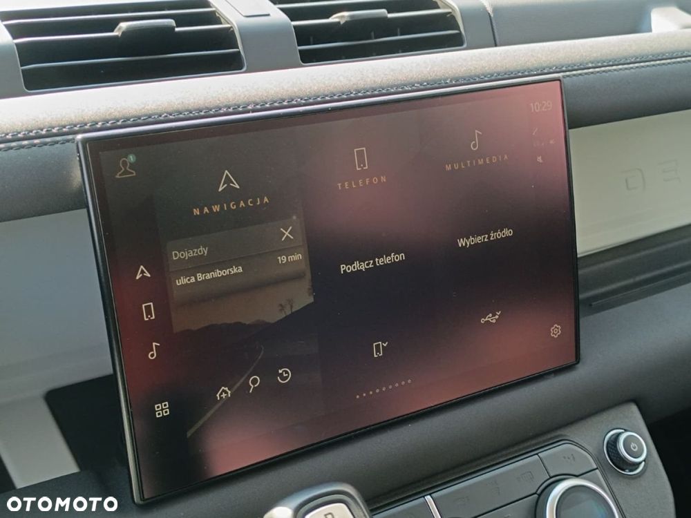 Land Rover Defender - 31