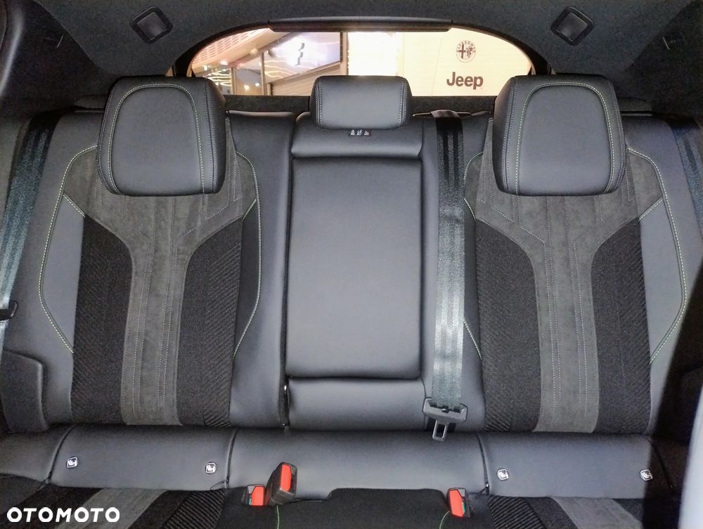 Peugeot 408 1.2 PureTech mHEV GT S&S e-DSC6 - 23