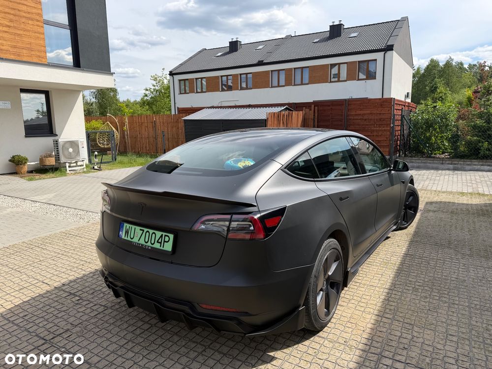 Tesla Model 3 Standard Range Plus - 4