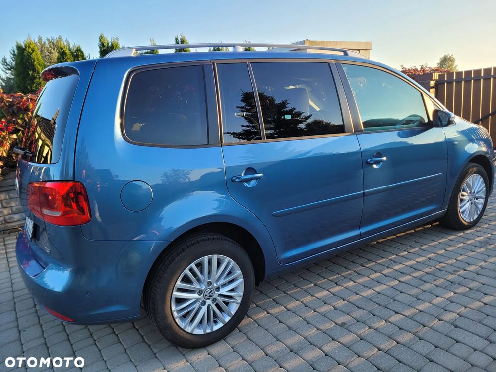 Volkswagen Touran - 32