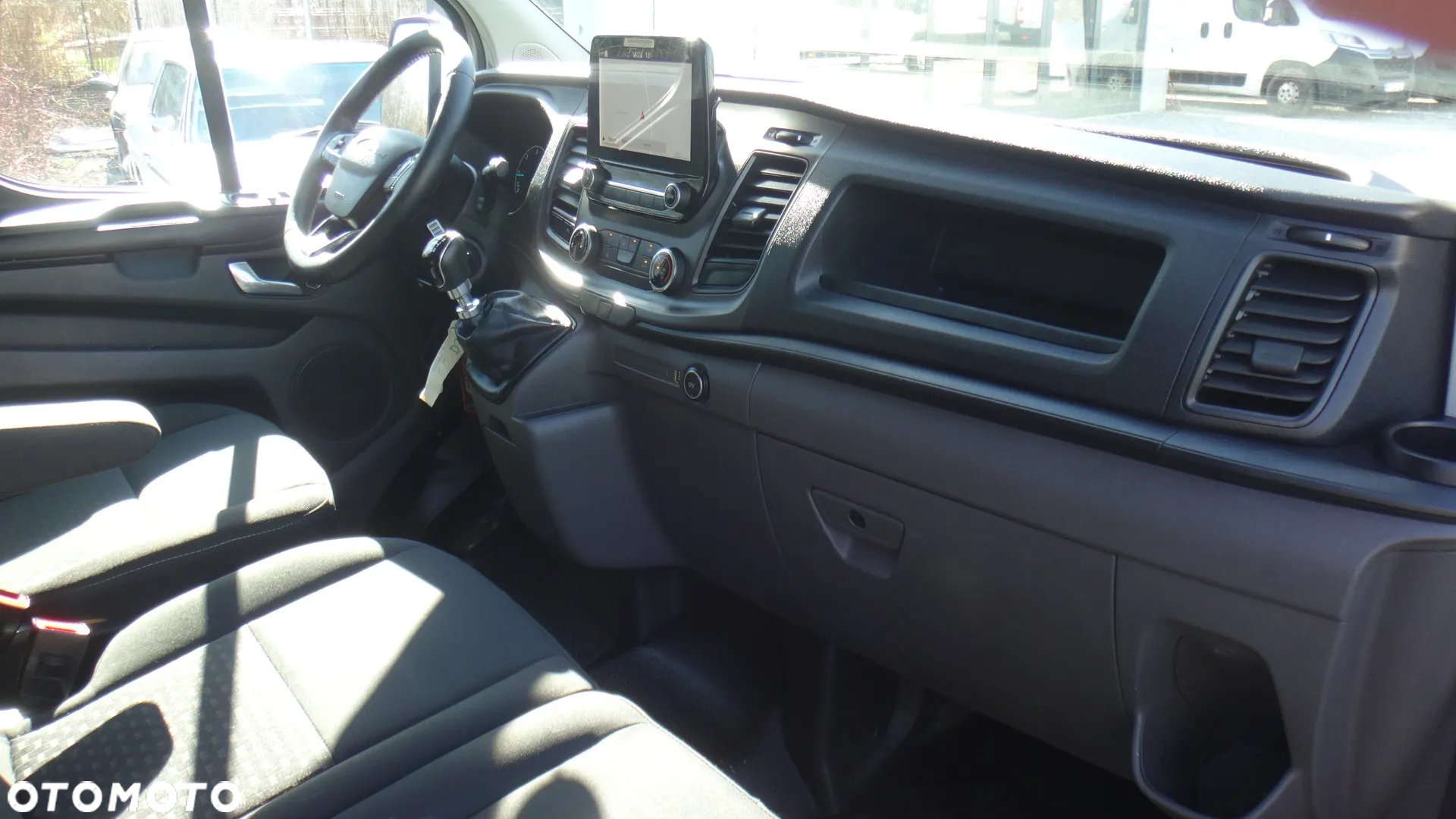 Ford TRANSIT CUSTOM - 9