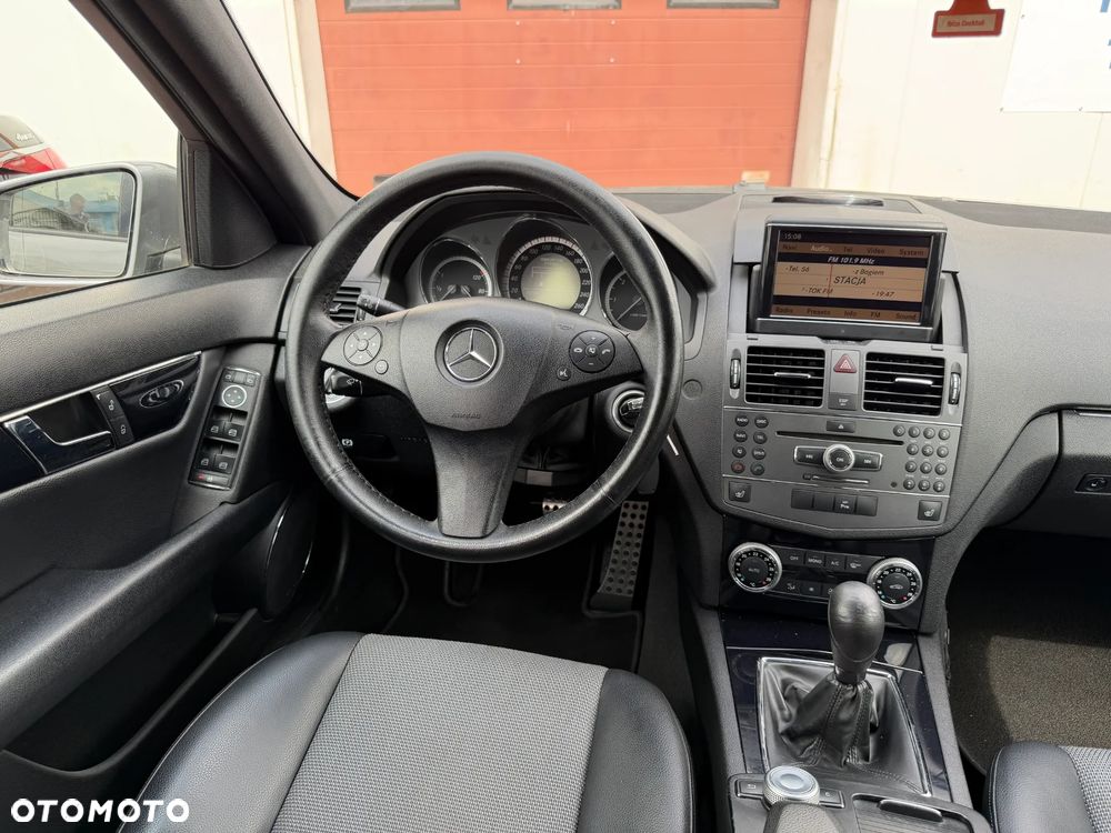 Mercedes-Benz Klasa C 220 CDI DPF BlueEFFICIENCY SPORT EDITION - 27