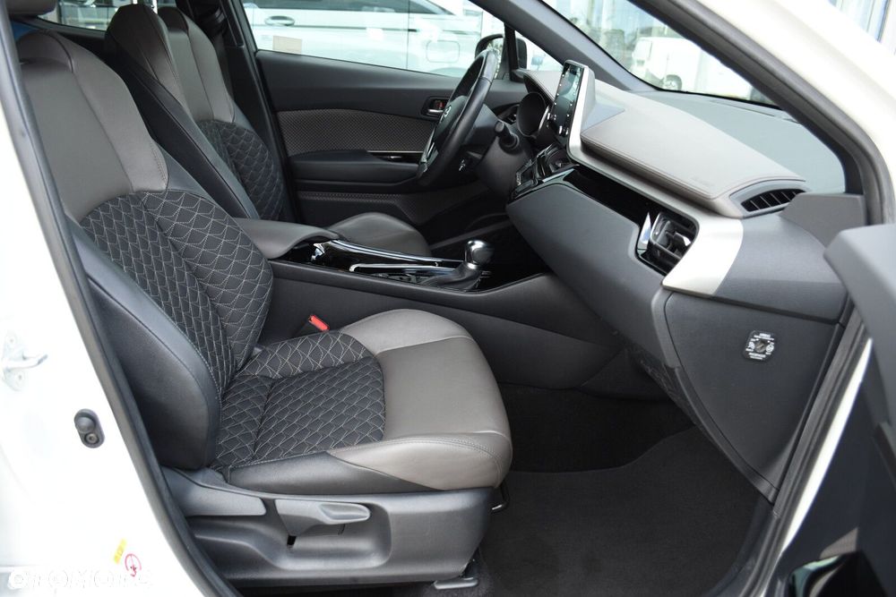 Toyota C-HR 1.8 Hybrid GPF Executive - 26