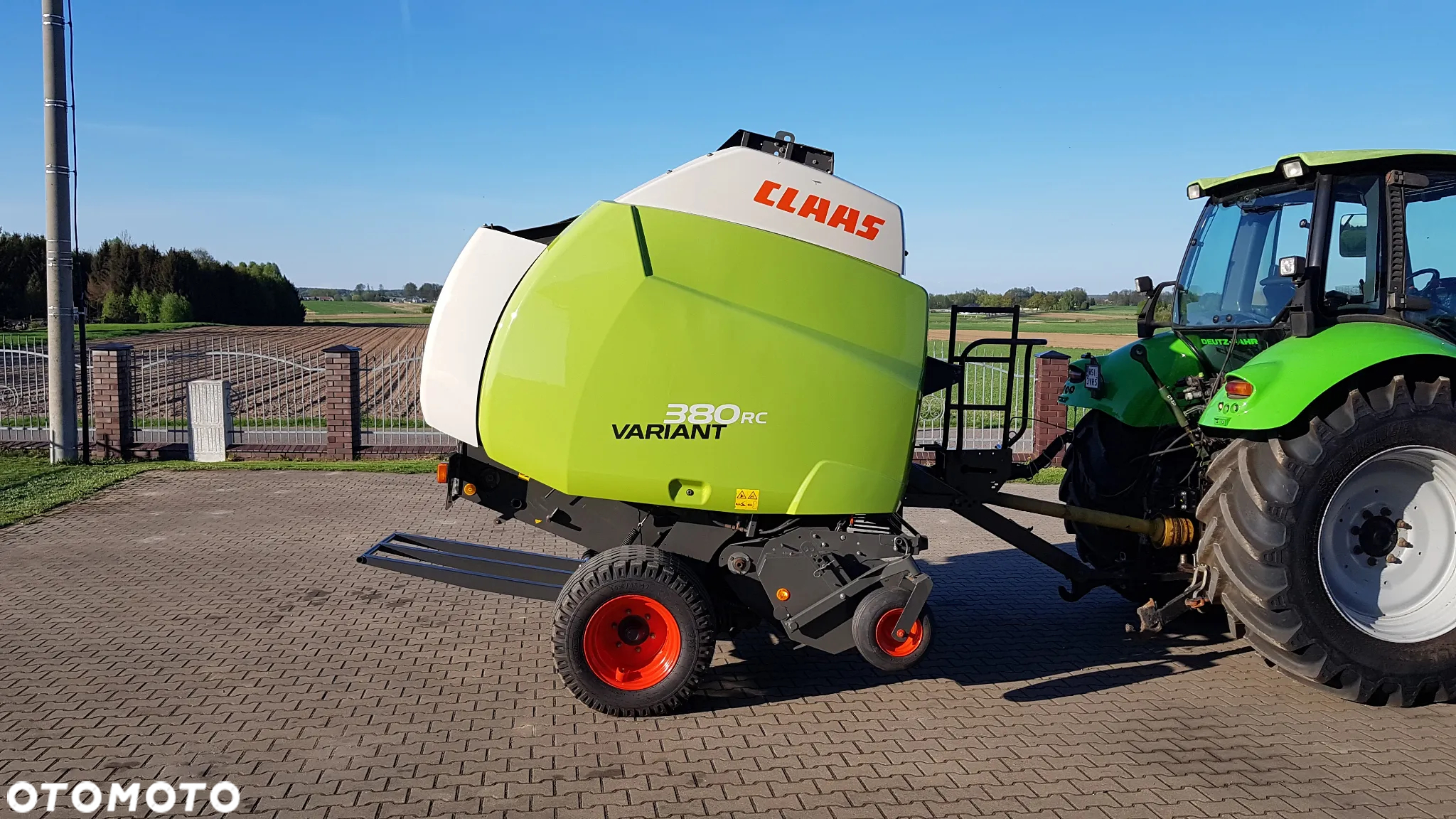 Claas VARIANT 380 RC 2012R - 11