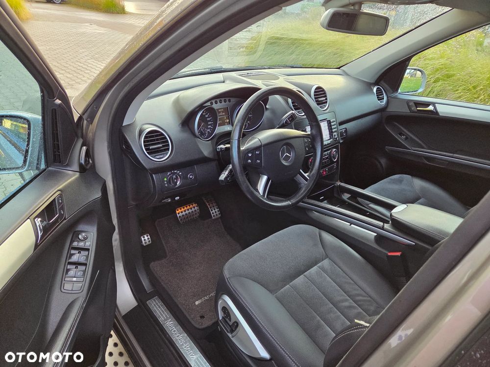 Mercedes-Benz ML - 15