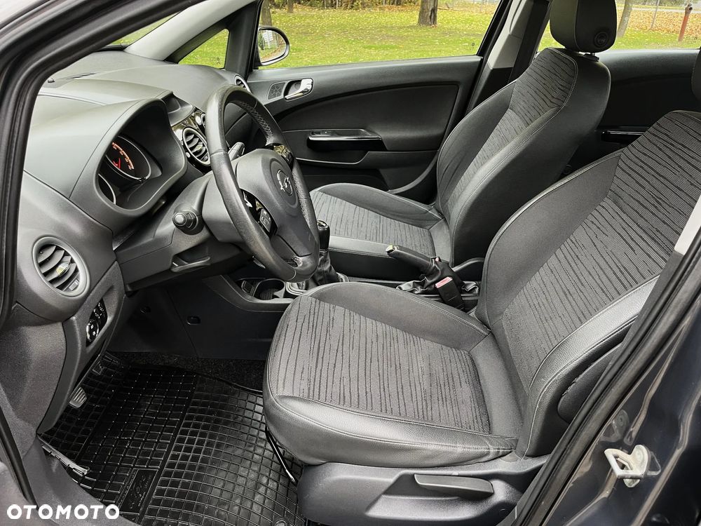 Opel Corsa 1.2 16V Cosmo - 11