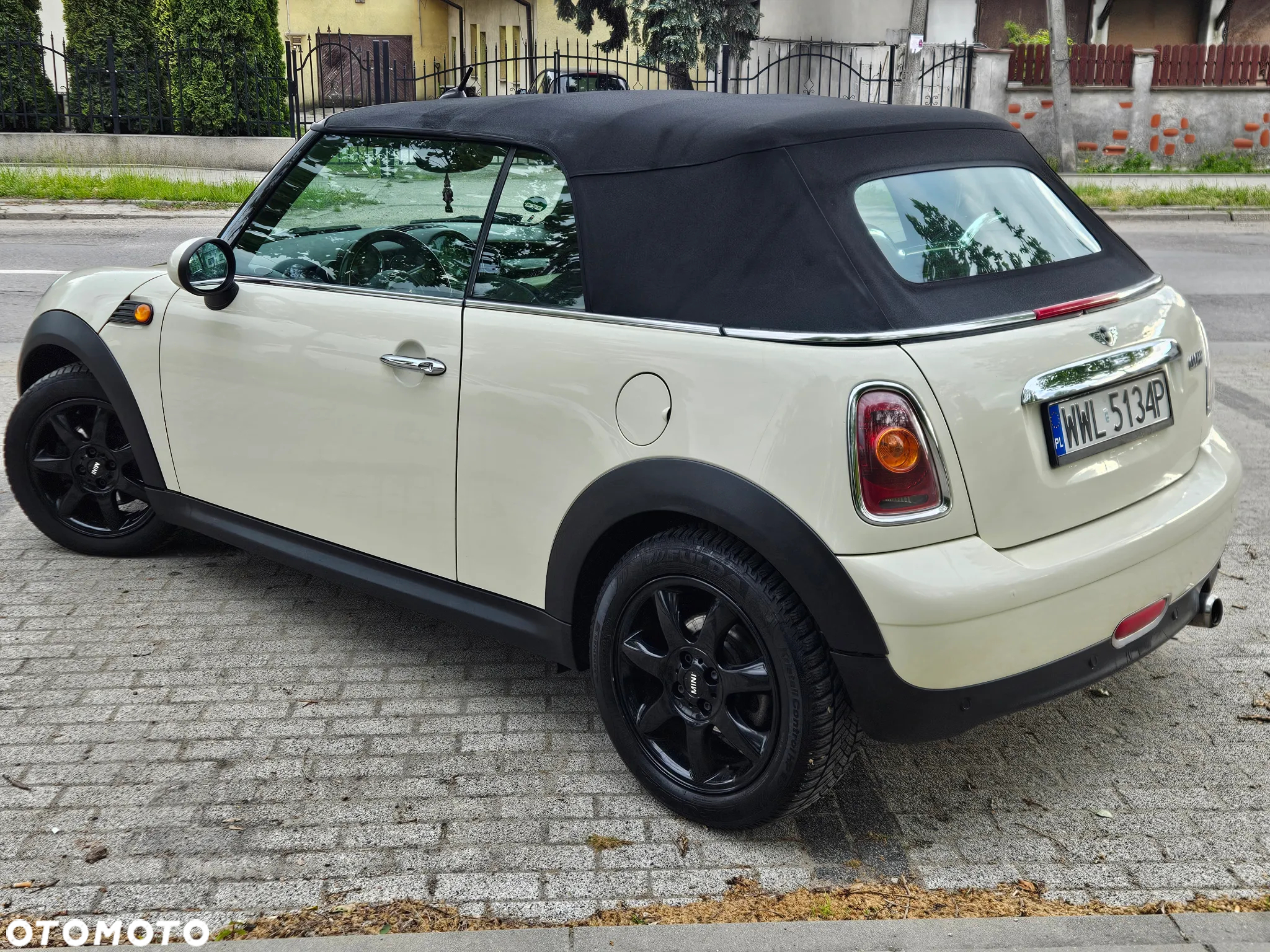 MINI Cooper Cabrio - 11