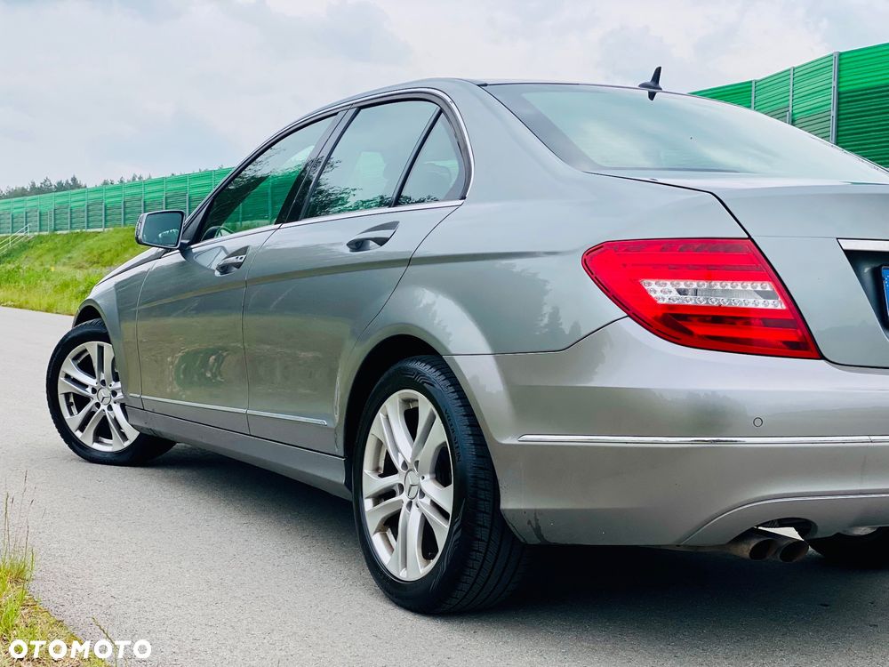 Mercedes-Benz Klasa C 180 CGI BlueEff Avantgarde - 12