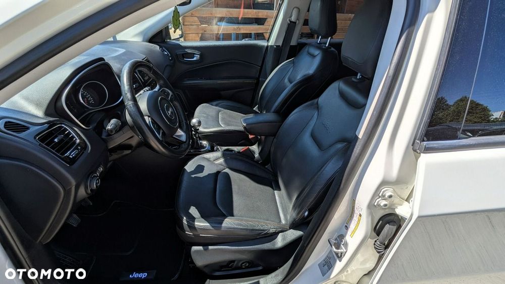 Jeep Compass - 15