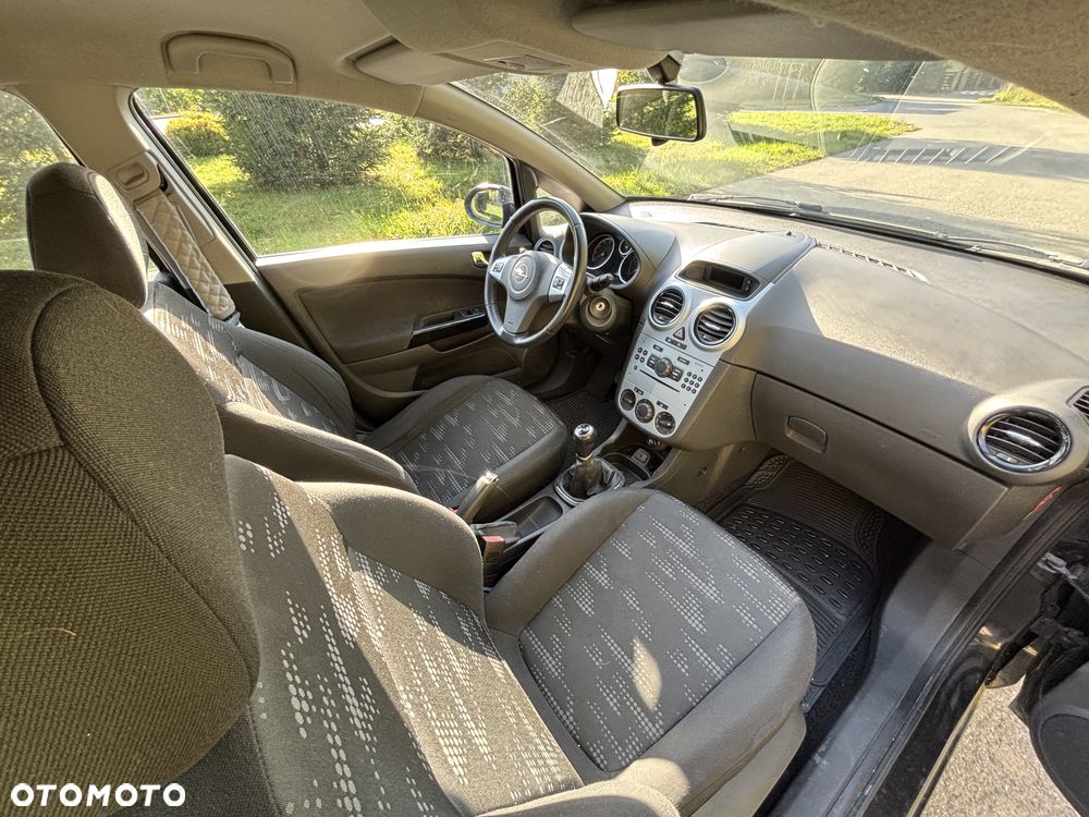 Opel Corsa 1.2 16V Essentia - 13