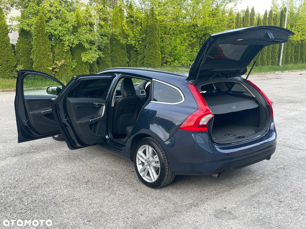 Volvo V60 T3 Kinetic - 40