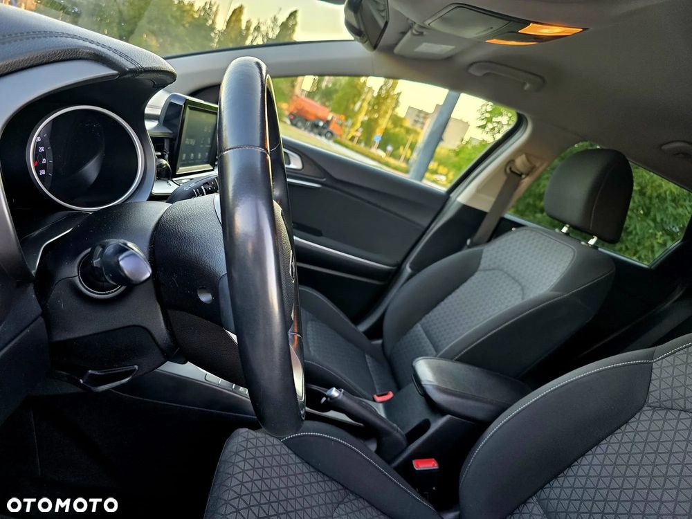Kia Ceed 1.4 L - 10