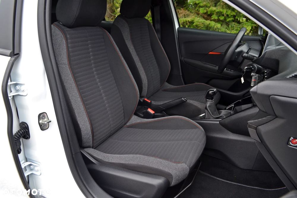 Peugeot 208 - 26
