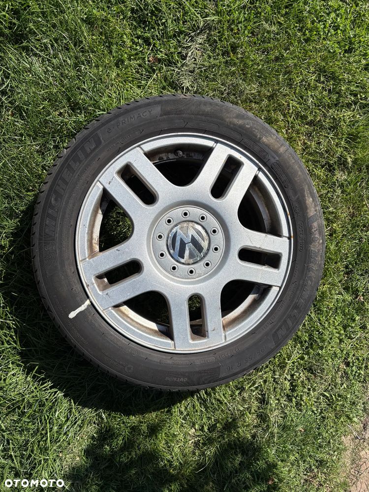 Volkswagen Golf - 8