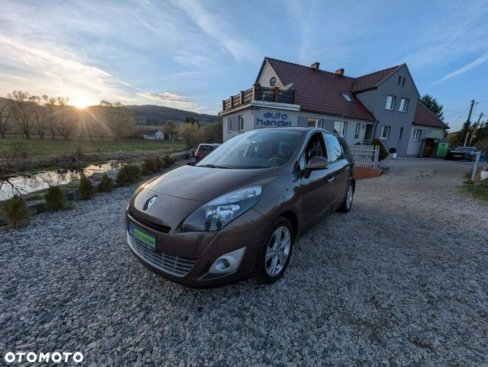 Renault Grand Scenic - 1