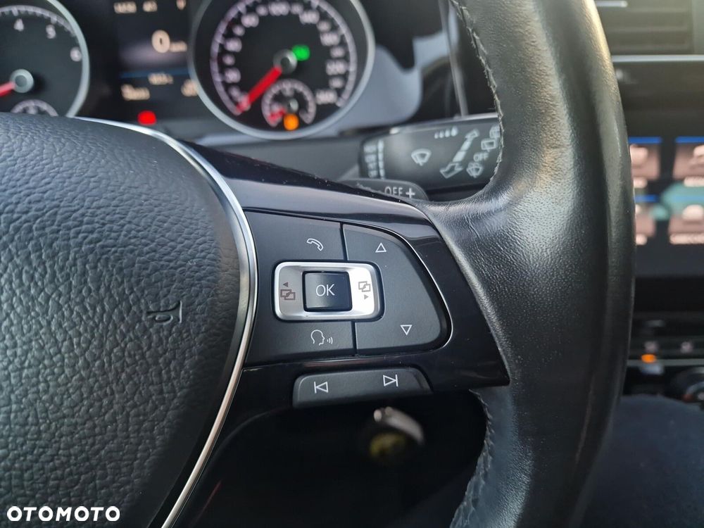 Volkswagen Golf - 17