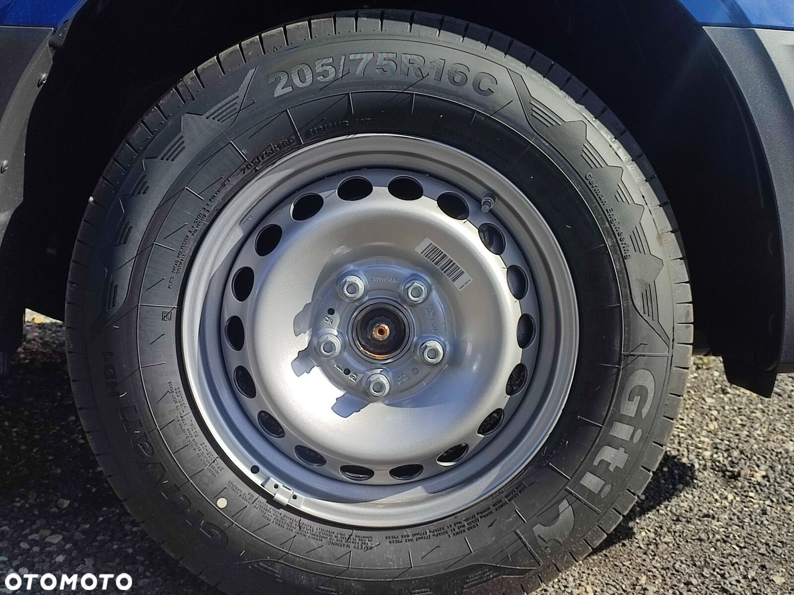 Volkswagen Crafter Crafter 35 Furgon z wysokim dachem silnik: 2,0 l EU6 SCR 140 KM / skrzynia biegów: Przedni napęd manualna 6-biegowa rozstaw osi: 3640 mm - 7