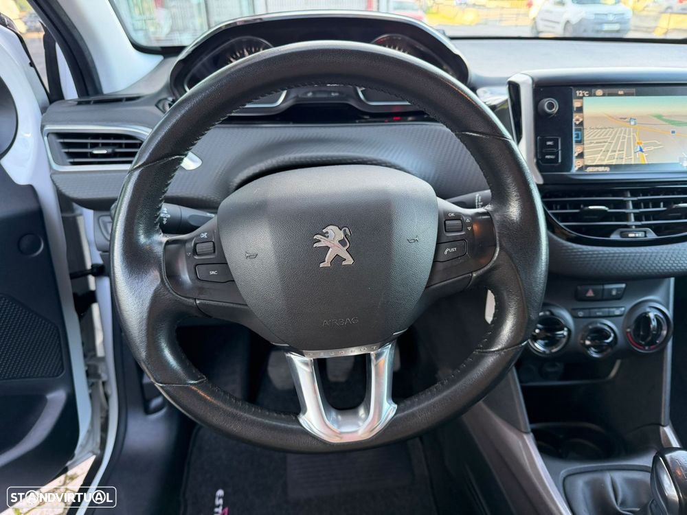 Peugeot 2008 1.2 PureTech Style - 6