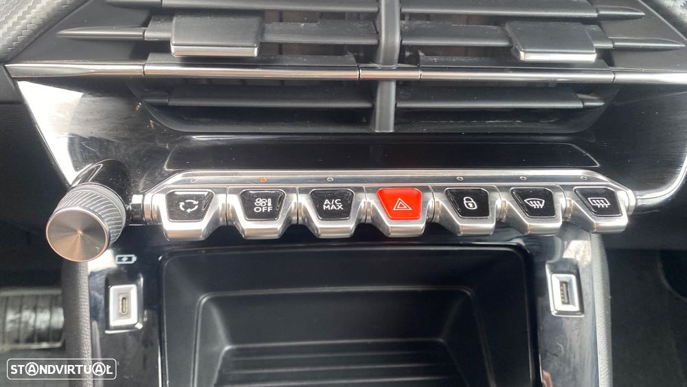 Peugeot e-2008 50 kWh Active Pack - 47