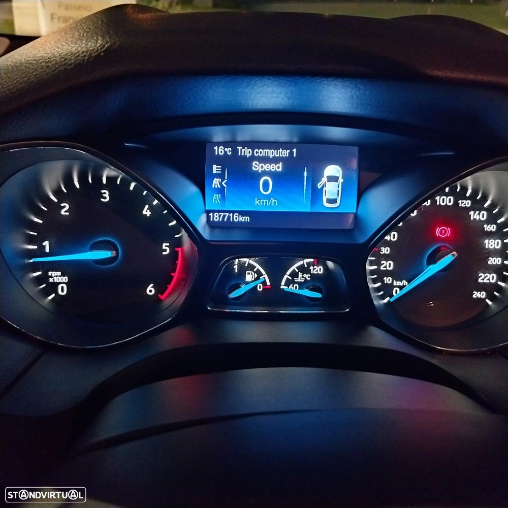 Ford Focus SW - 11
