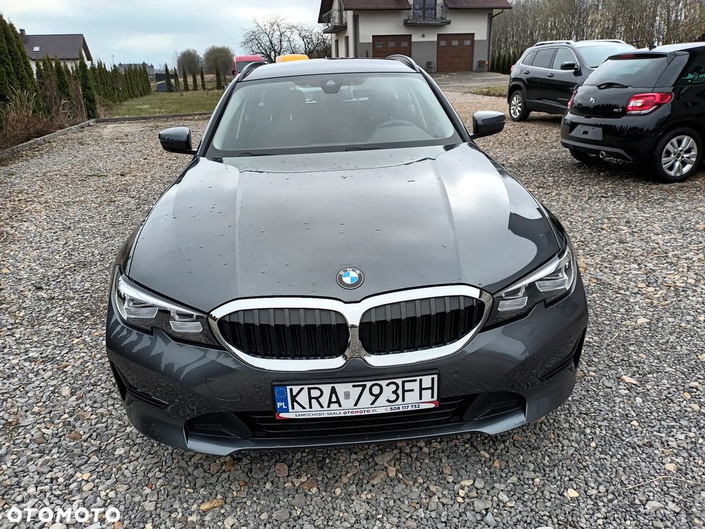 BMW Seria 3 330e xDrive - 2