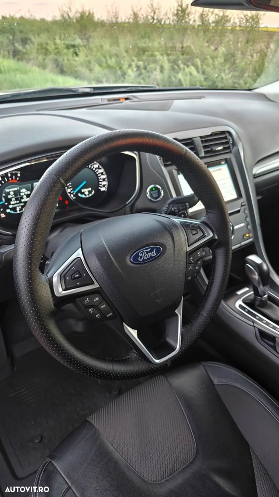 Ford Mondeo 2.0 TDCi Powershift - 12