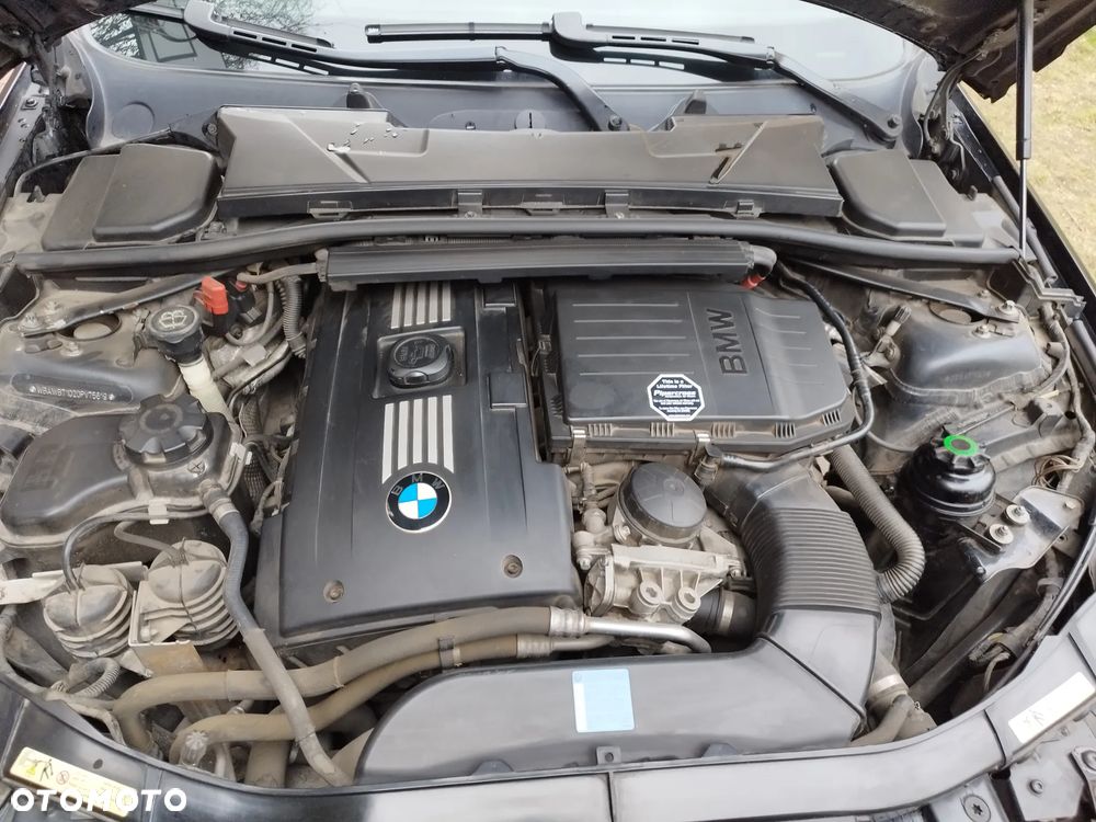 BMW Seria 3 335i - 23