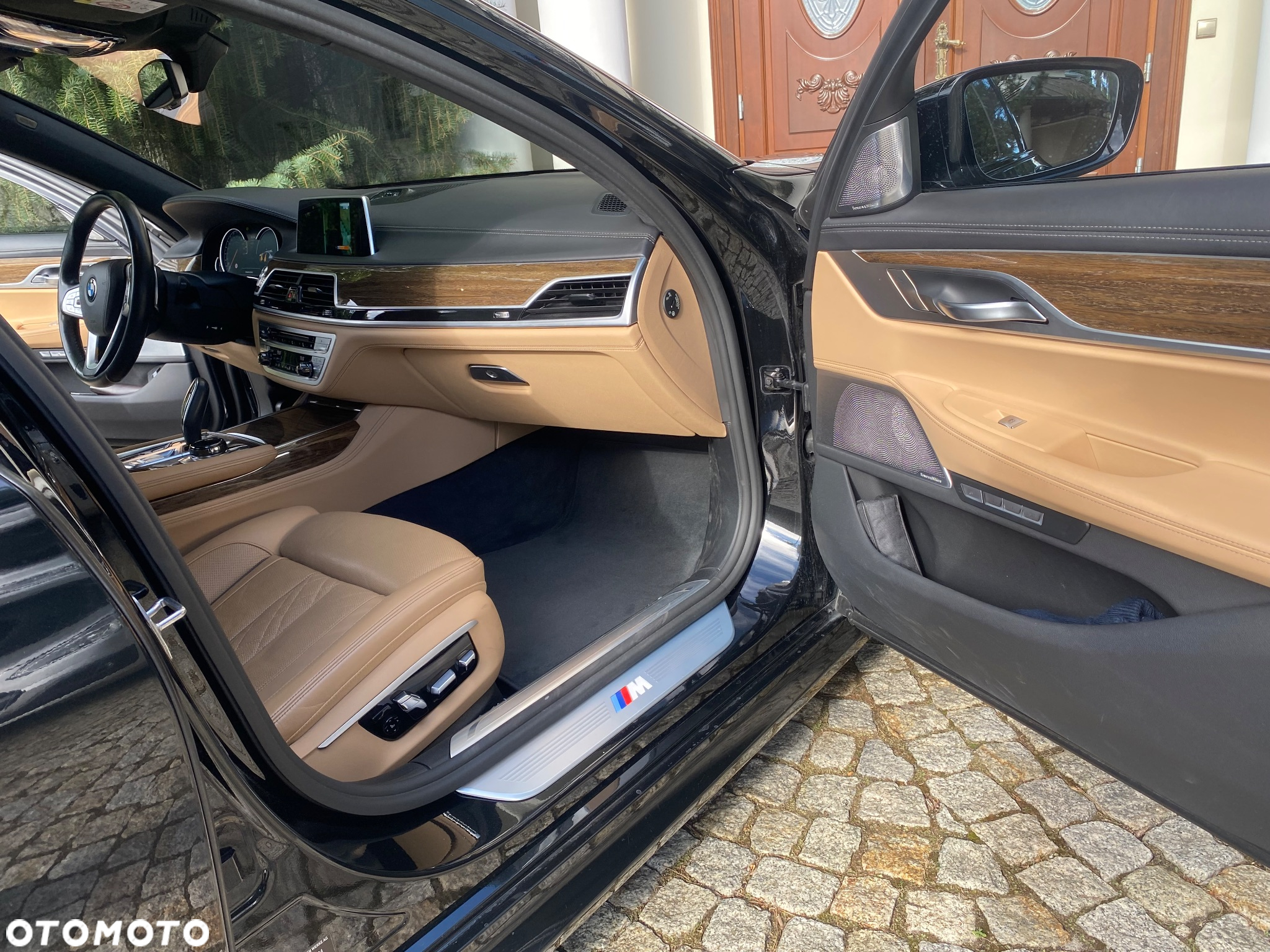 BMW Seria 7 750Li xDrive - 14