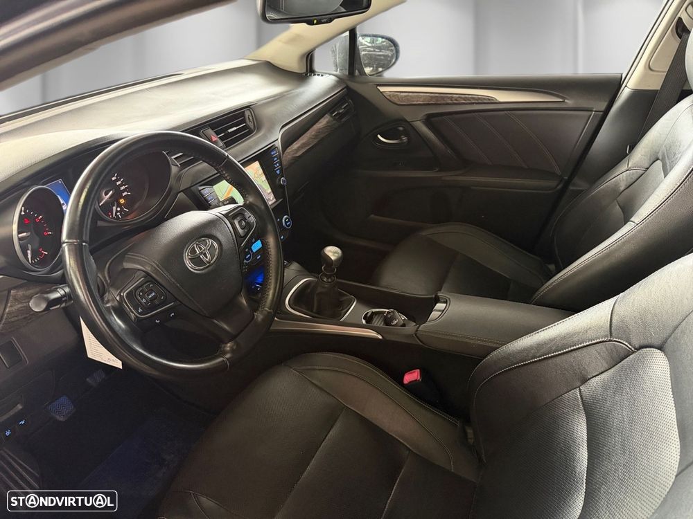 Toyota Avensis SW - 5