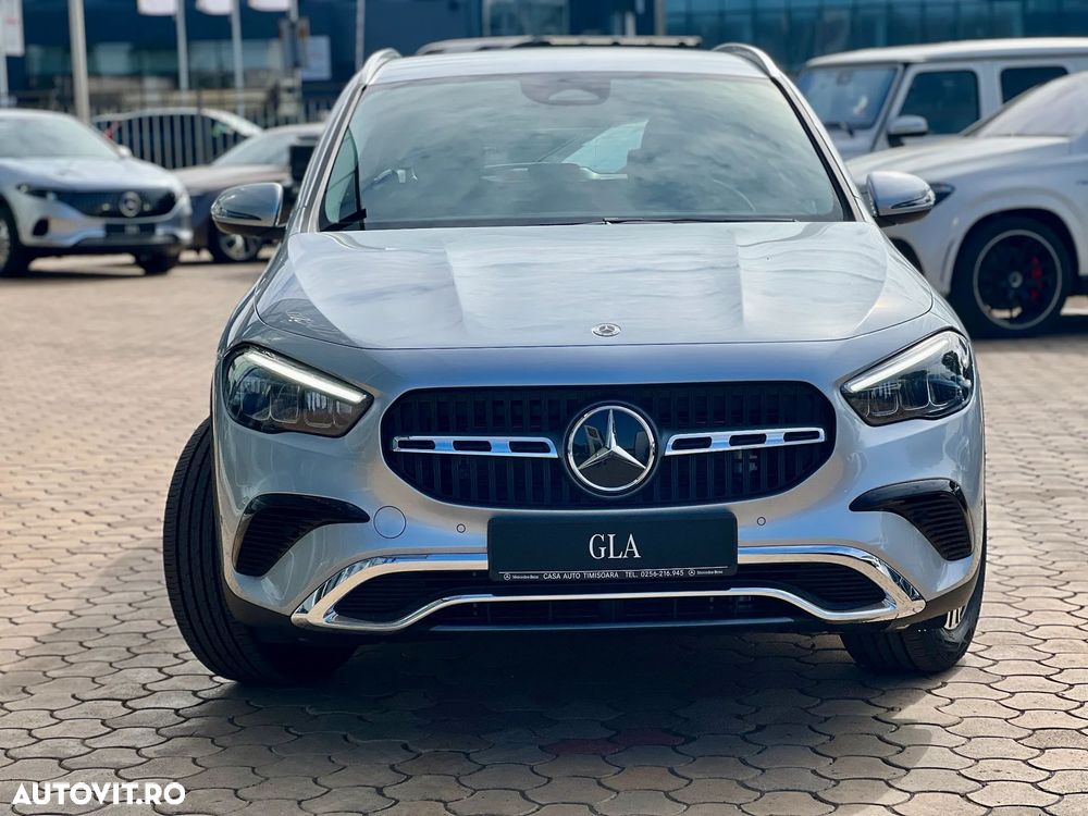 Mercedes-Benz GLA - 8