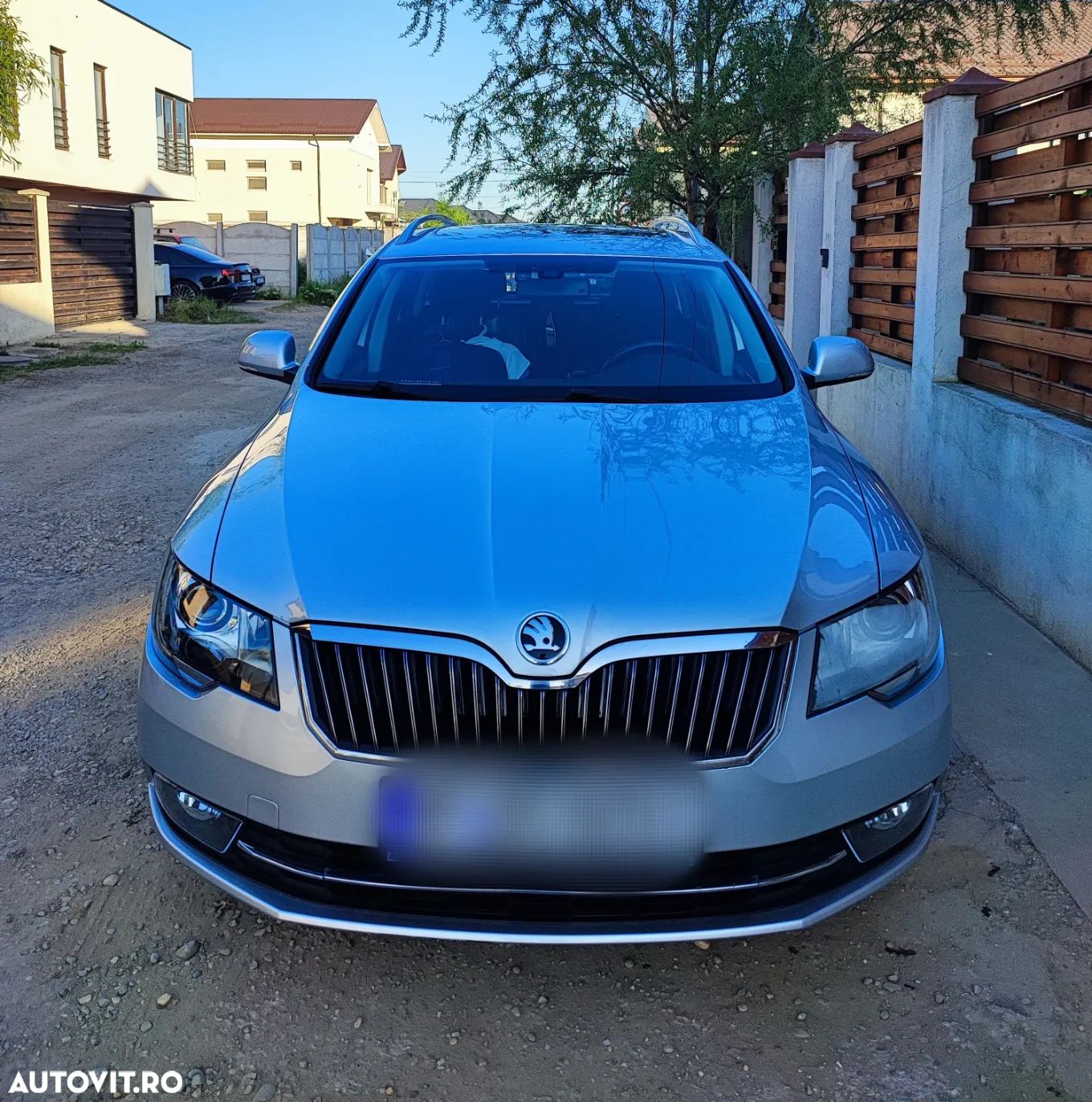 Skoda Superb Combi 2.0 TDI 4X4 Elegance - 1