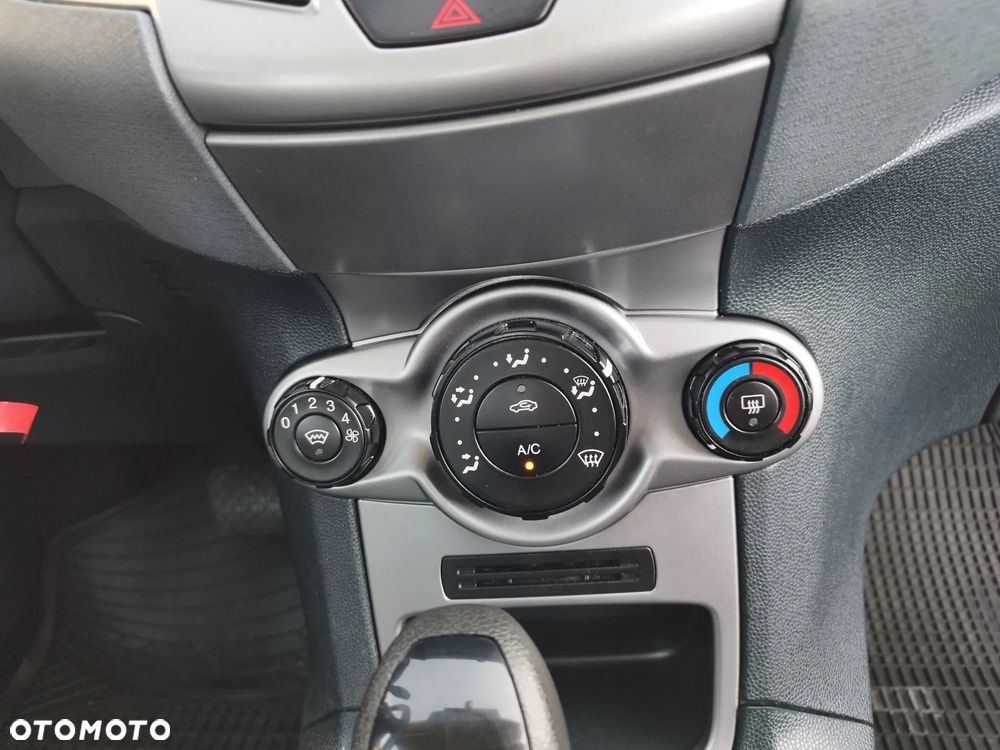 Ford Fiesta 1.4 Autom Trend - 17
