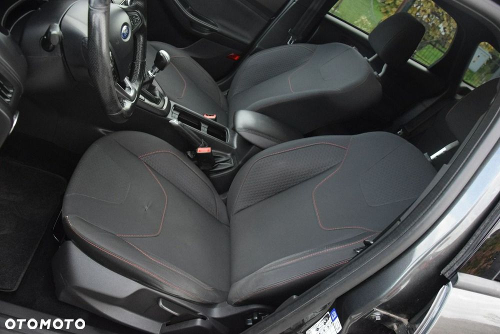 Ford Focus 1.5 EcoBlue Start-Stopp-System ST-LINE STYLE - 34