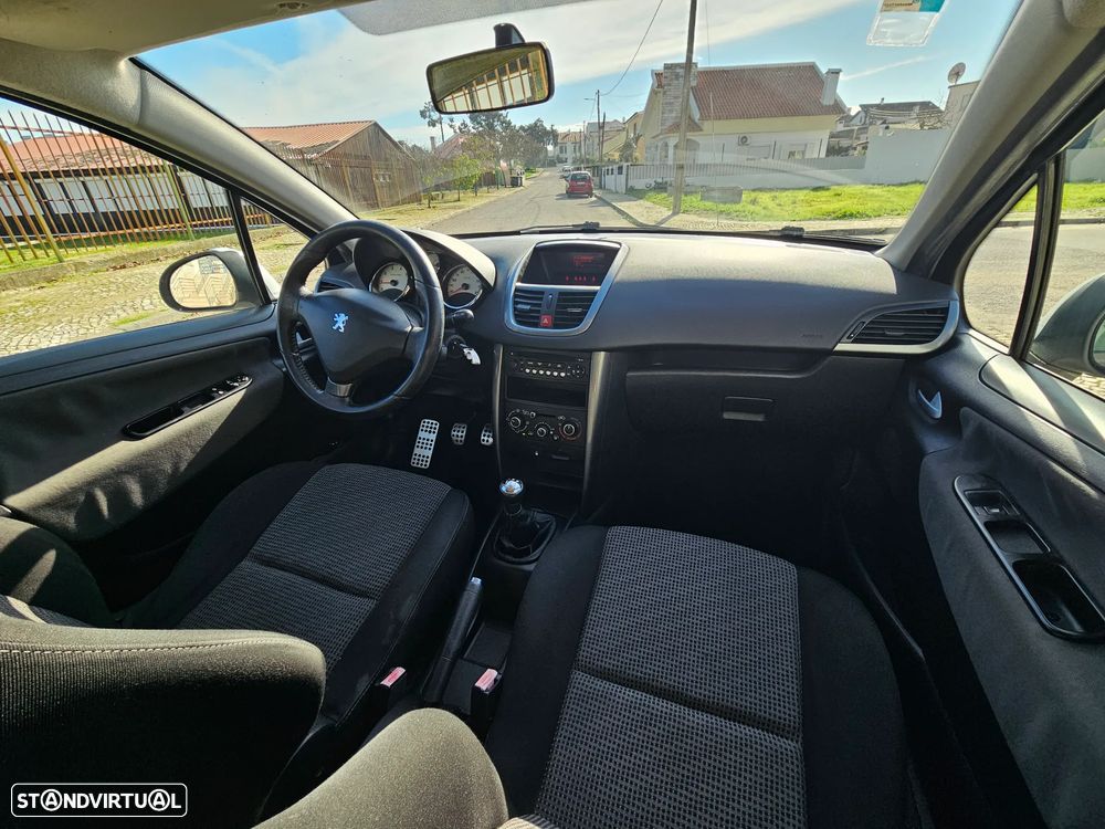 Peugeot 207 1.4 16V Sport - 12