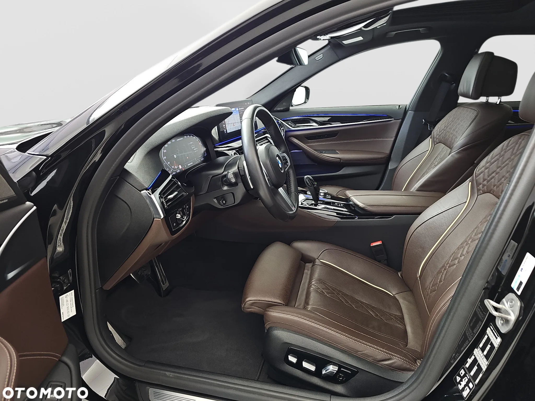 BMW Seria 5 M550i xDrive - 10