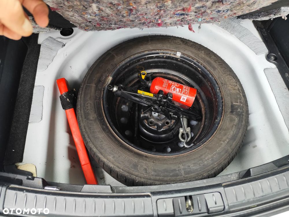 Toyota Auris 2.0 D-4D Dynamic - 11