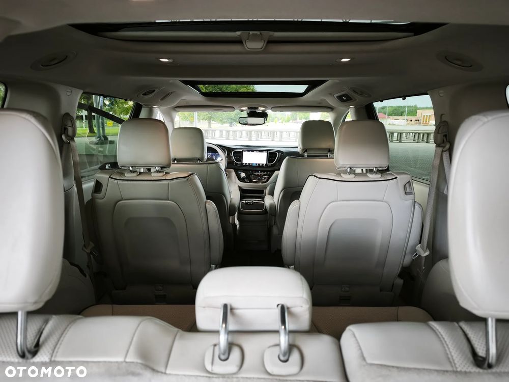 Chrysler Pacifica - 37