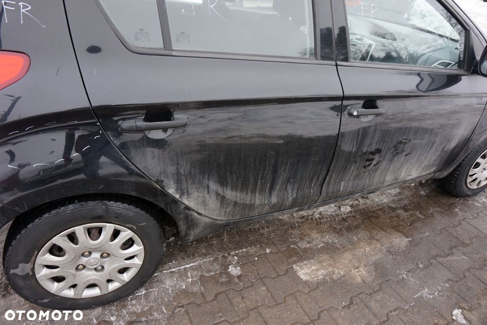 DRZWI TYLNE PRAWE I20 I 5D HB FR  CZARNY HYUNDAI 2008-2012 - 2