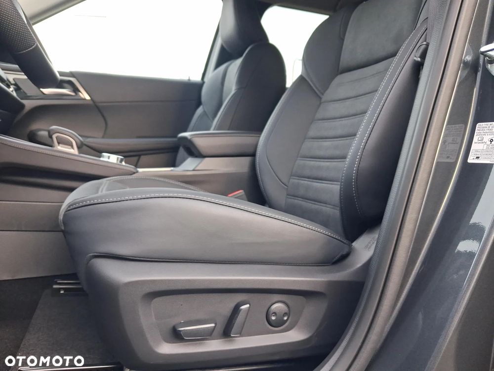 Mitsubishi Outlander Intense - 14