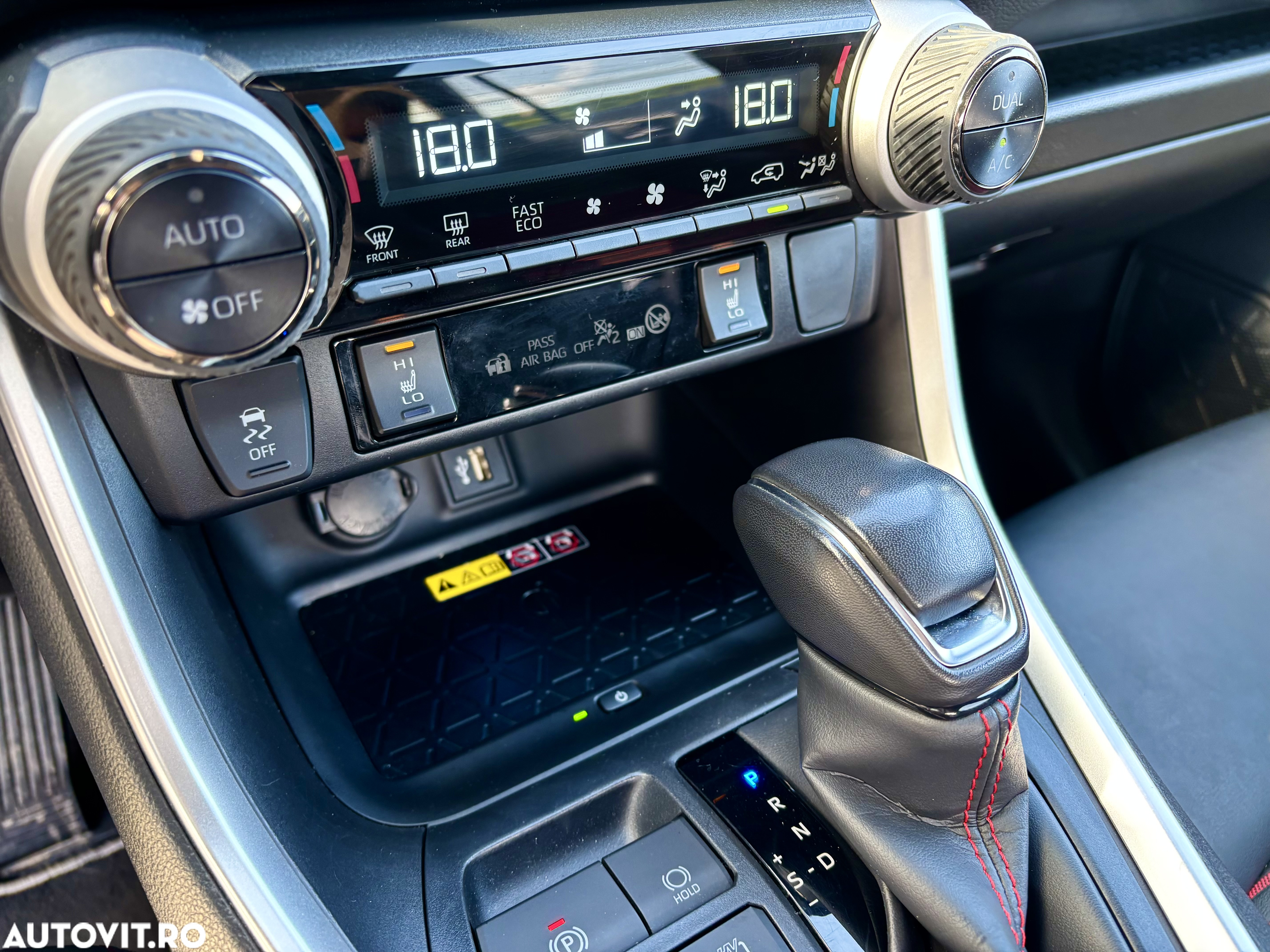 Toyota RAV4 2.5 PHEV VVT-iE 4x4 Style Bi-Tone - 15