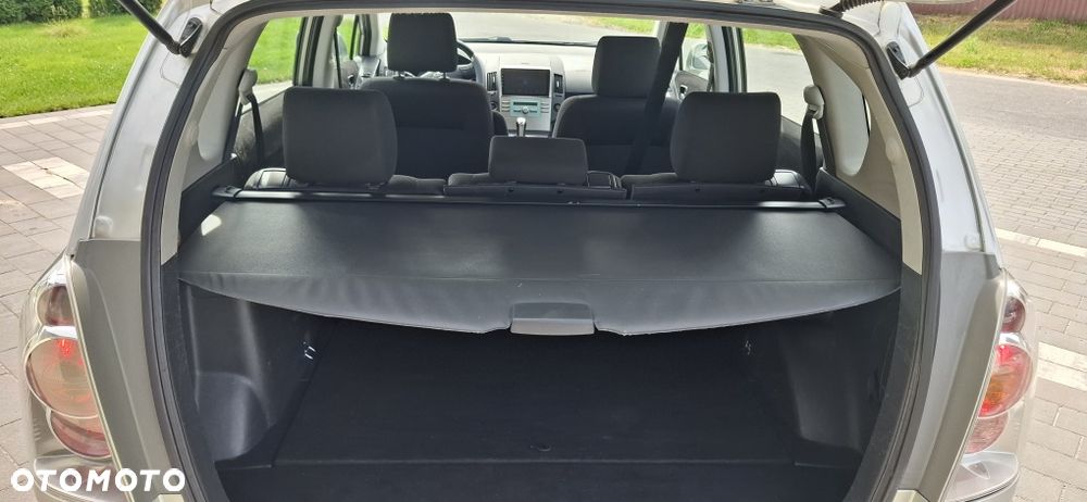 Toyota Corolla Verso - 7