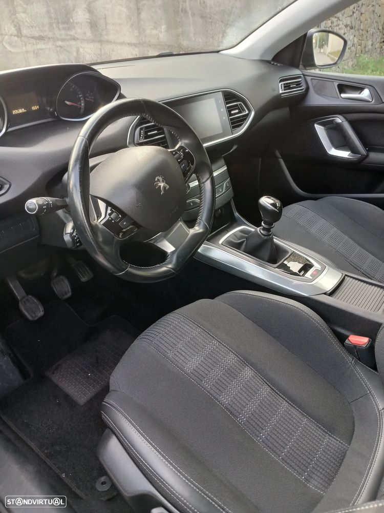 Peugeot 308 - 5