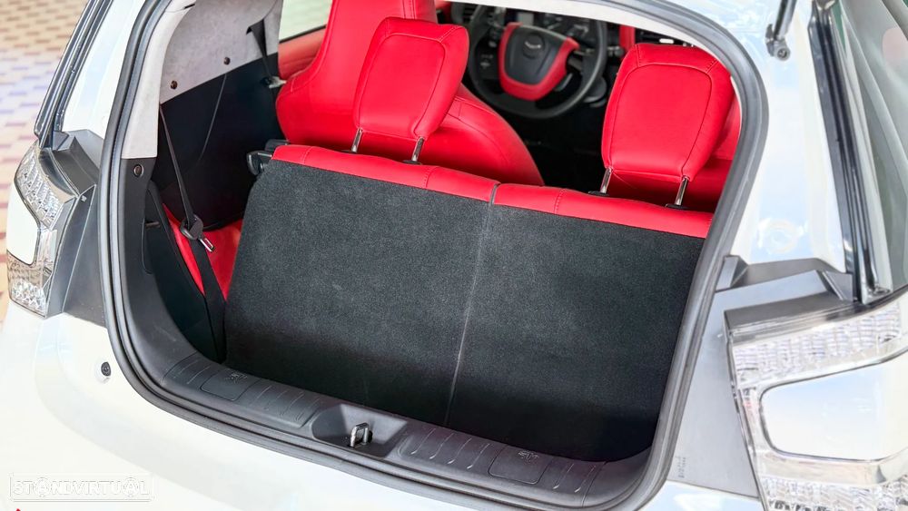 Aston Martin Cygnet Multidrive CVT - 28