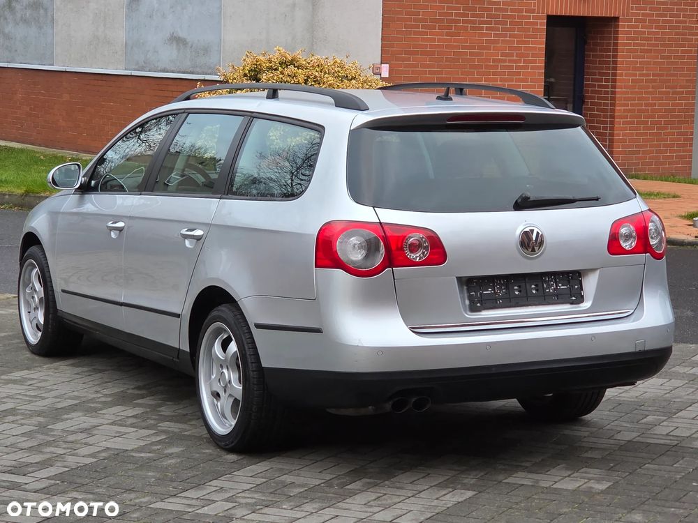 Volkswagen Passat 2.0 TDI DPF DSG Trendline - 3