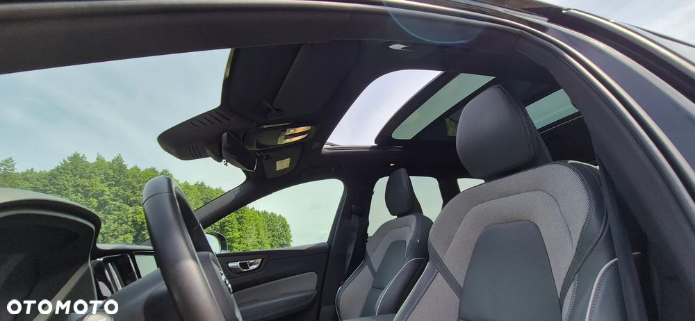 Volvo XC 60 T8 Plug-In Hybrid AWD R-Design - 18